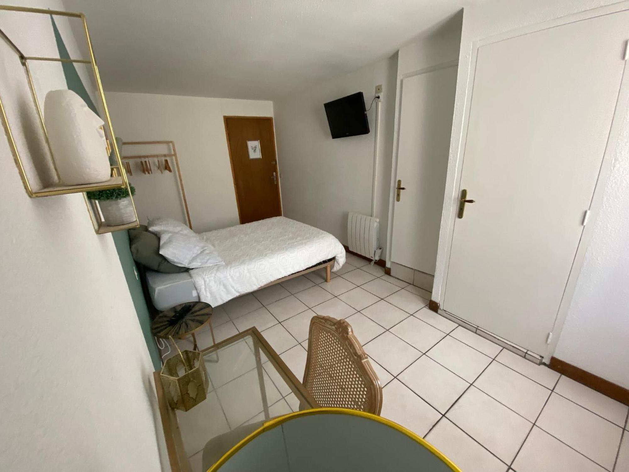 Os-Thel, Chambres A Louer Tautavel Exterior foto
